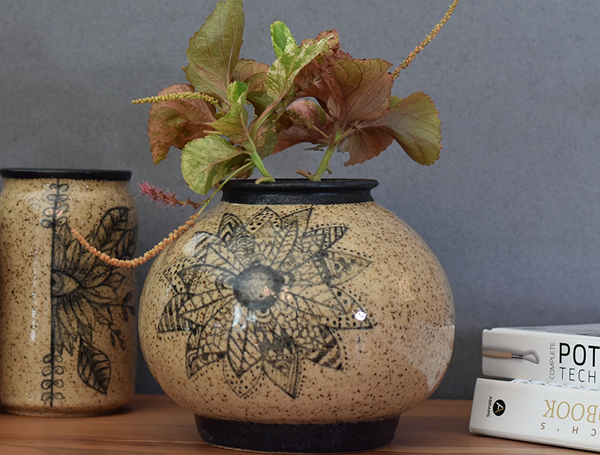 Round vase